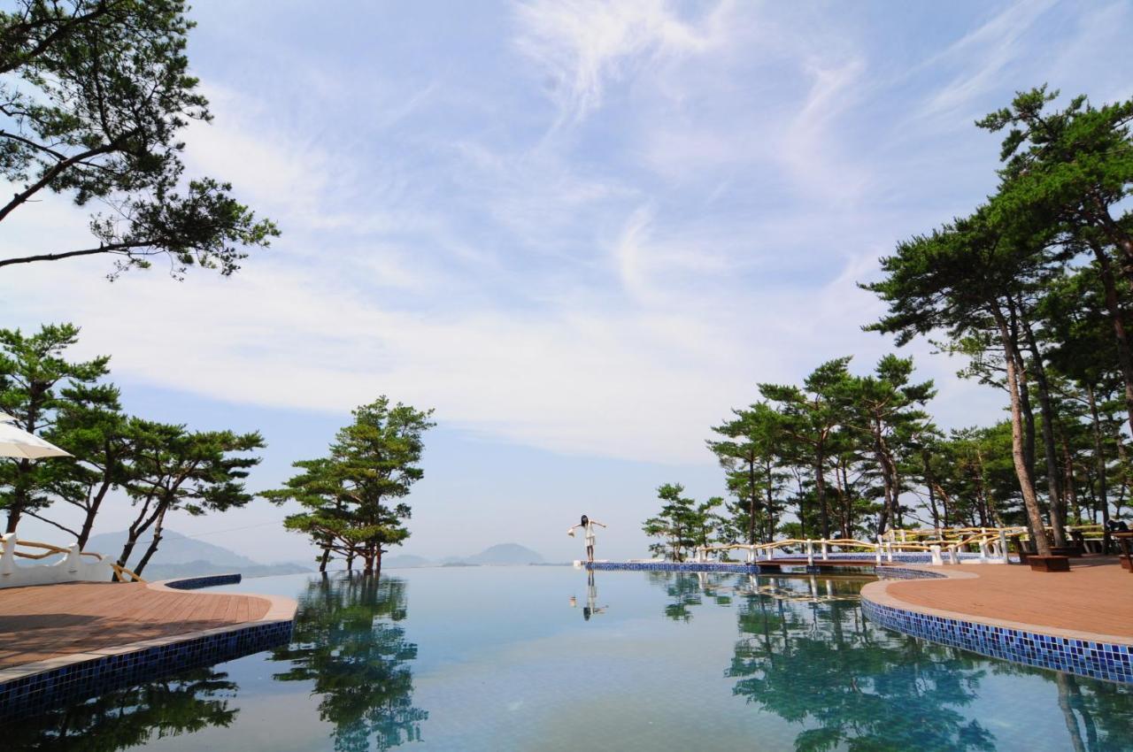 Club Es Tongyeong Resort Экстерьер фото
