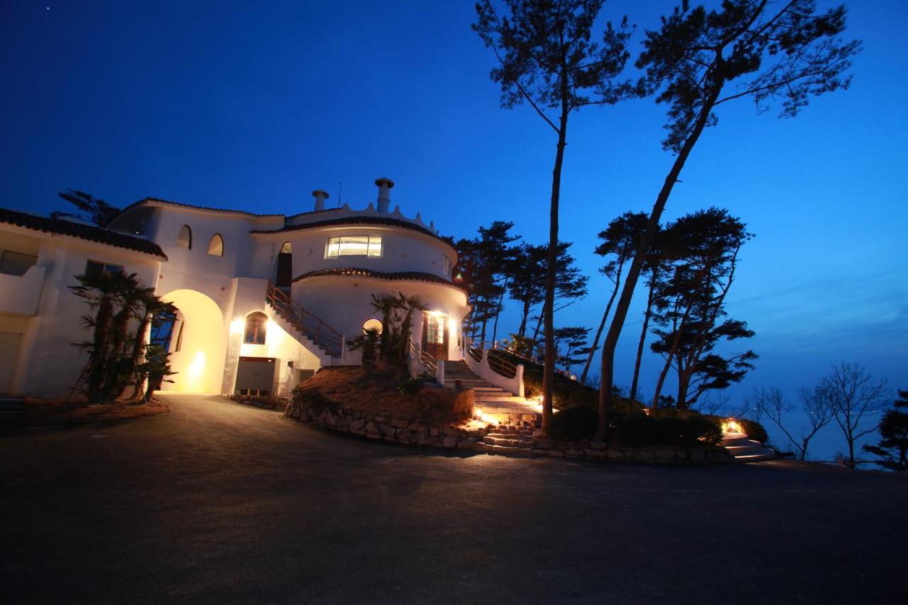 Club Es Tongyeong Resort Экстерьер фото